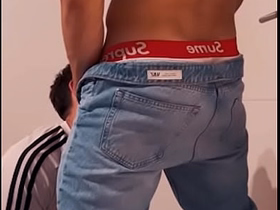 EL NOVIO Mask-like DE LA DESPEDIDA DE SOLTEROS ME FOLLA A ESCONDIDAS DE LA FIESTA man at hand gay sex videos asian