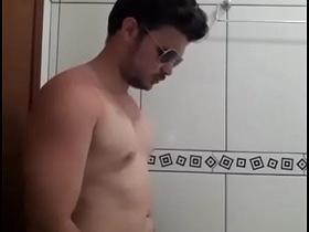 Mulherengo Gostoso balançando o pênis no short asian village gay sex videos