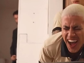 PEGUEI MEU COLEGA NO TRABALHO E MEU CHEFE VIU PELAS CAMERAS. SAFADO NÃO AGUENTOU E QUIS PARTICIPAR. - FREE asian careless sex leaked videos