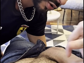 descobri que o filho do meu vizinho tinha uma mega rola asian onlyfans gay dealings videos