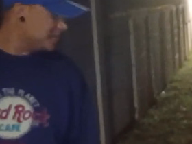 Parei o carro pra mijar, passou um novinho e pediu pra mama, depois me levou pra sua casa pra fuder enquanto a mulher dormy@ asian grey uncle gay sex videos