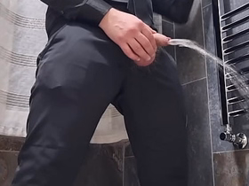 ABITO NERO ELEGANTE  SEGA LUNGA MEZZ'ORA E UN ENORME CARICO DI SPERMA - CAZZO GROSSO BAGNATO IN PRIMO PIANO E GEMITI CON SCHIZZATA FORTE FINALE asian gay muscle sex videos