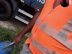 ESPERANDO CARREGAR O CAMINHAO E BATENDO UMA asian gay nipple sex videos