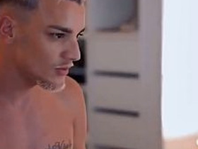 Novinho safado trai seu parceiro com favelado dotado / Naughty young man cheats on his right-hand man with a gifted slum asian roommate gay sex videos